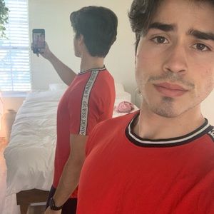 Men’s Guess Shirt great fit!